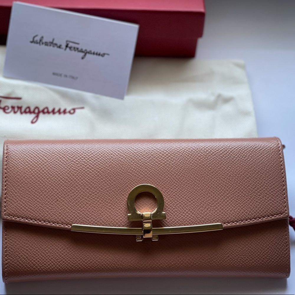 Salvatore Ferragamo Icona Continental Wallet